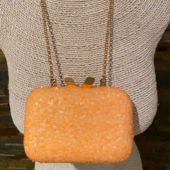 Kotur Coral Sequins Clutch NWT - Picture 4 of 10